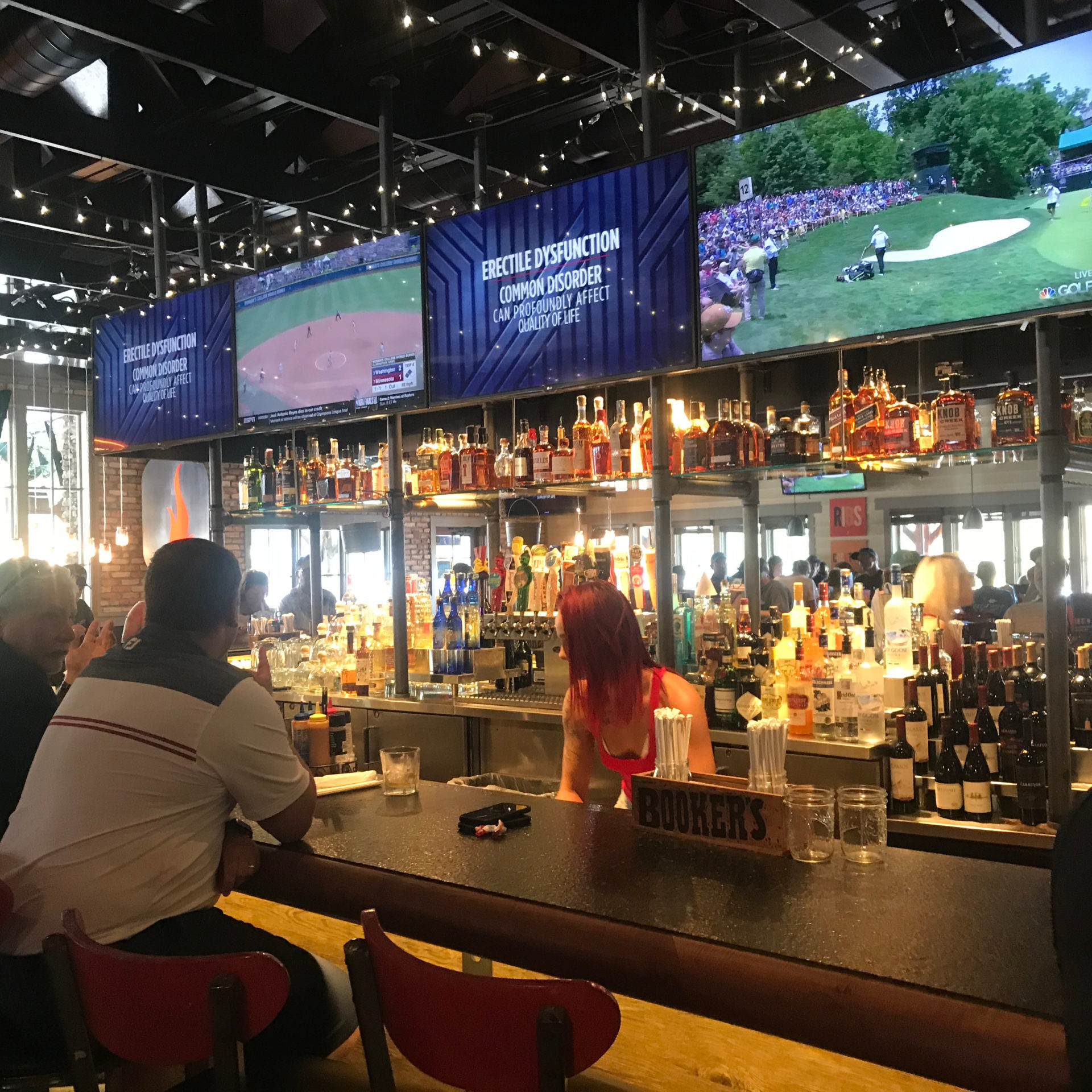 Orlando,,Usa,,June,6,,2019:,A,Bar,And,Restaurant,With
